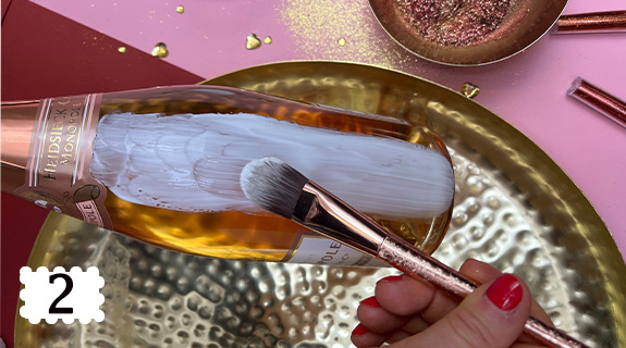 schritt-2-mit-zahl-kleber-auftragen-78260-0