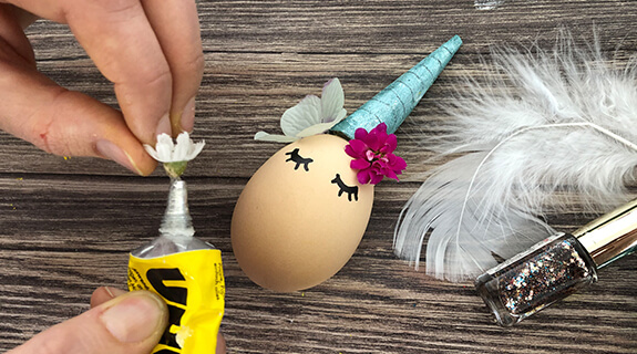 ostern-eier-faerben-einhorn-schritt4-575-320-22575-38663