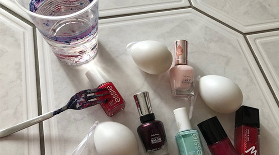 ostereier-faerberei-erstesei-575x320-4783-38667