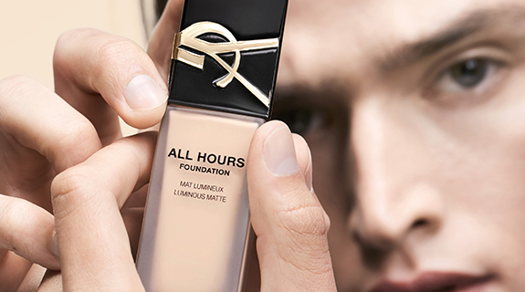YSL_ALL_HOURS_packshot_575x320px_model-75467-1
