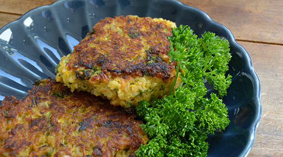 gesunde-snacks-erdmannhauser-bulgur-bratlinge-inspiration-575x320-34842