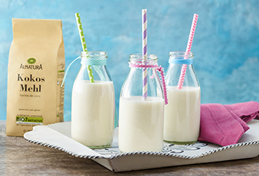 kokos-dattel-shake-alnatura-inspiration-376x255-16374-0-16785
