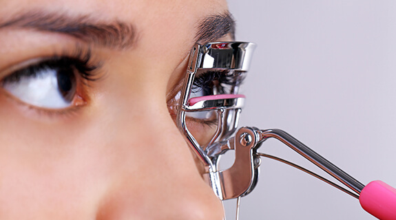 schoene-wimpern-wimpernzange-575x320px-28247