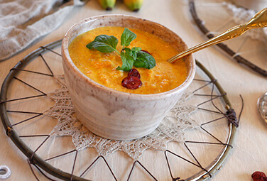 fruehlingsrezepte-exotische-moehrensuppe-inspiration-376-255-23517