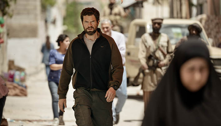 Mann in Kriegsgebiet