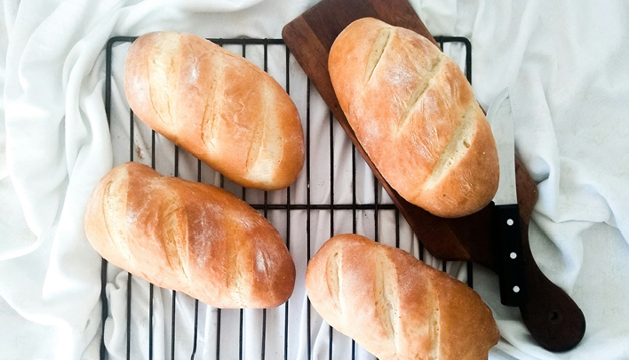 Lifestyle_708x405_Glutenfreies_Brot_Backrost_3_25-708x405.jpg