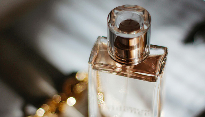 Lifestyle_708x405_Parfumflakon_3_25-708x405.jpg