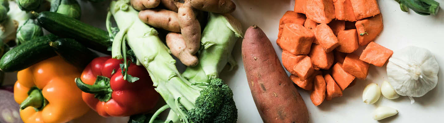 Paprika, Brokkoli, Süßkartoffeln, Zwiebeln