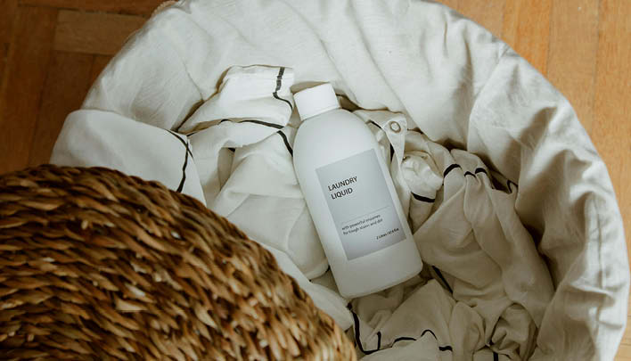 Korb voller Putzmittel