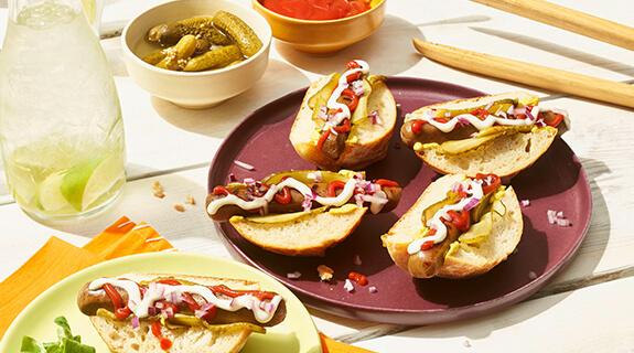 grillen-mit-alnatura-mini-hotdog-inspiration-575x320-41608