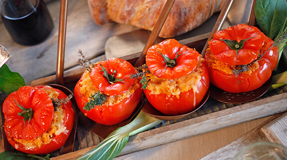 fruehlingsrezepte-tomaten-couscous-inspiration-575-320-23500