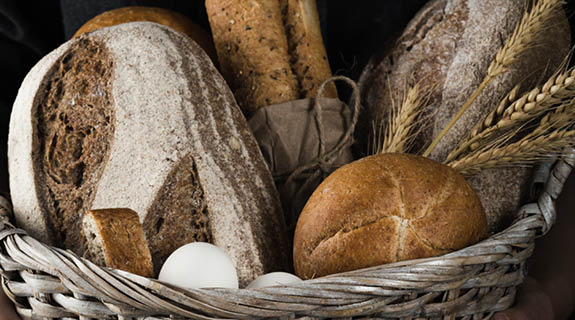 brotkorb-verschiedene-brotsorten-575x320-85523-0