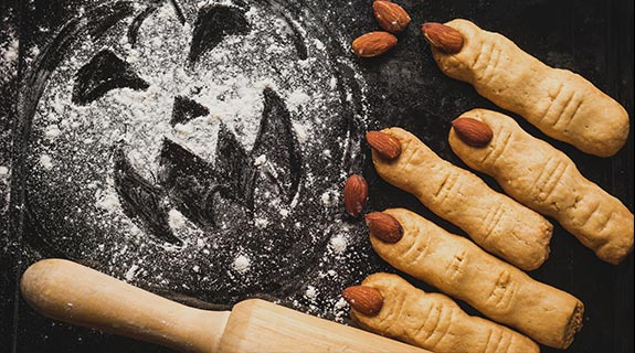 de-halloween-hexenfinger-575x320-16873-0