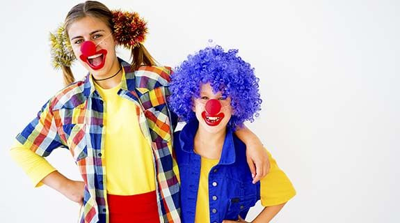 karneval-fastnacht-fasching-verkleidete-personen-inspiration-575-320-20637