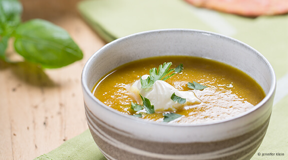 kuerbis-basilikum-suppe-jennifer-klein-575x320px-85999-0