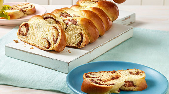 alnatura-ostern-rezepte-schoko-nuss-hefezopf-575-320-21487