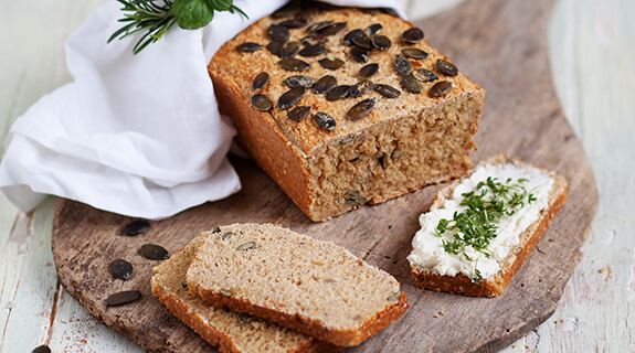 glutenfreier-hafer-haferflockenbrot-inspiration-575x320-41549