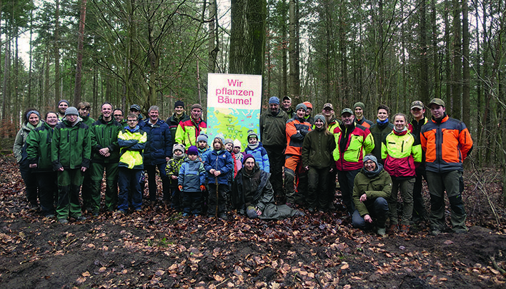 Waldpflanzaktion_01_708x405.jpg