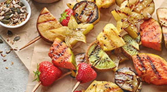 gegrillte-fruchspiesse-grillrezepte-575x320-5327