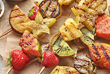 gegrillte-fruchtspiesse-grillrezept-inspiration-376x255-24003