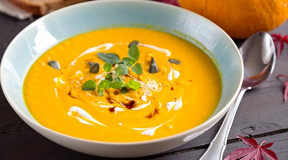 de-halloween-kuerbissuppe-575x320-16874-0
