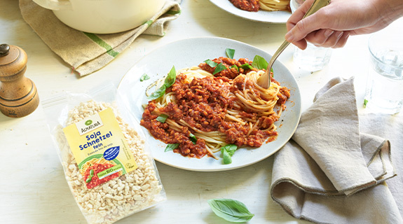 spaghetti-sojabolognese-575x320-91725-0