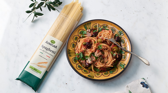 spaghetti-putanesca-575x320-94636-0