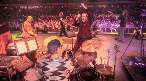 musiktipps-dezember-2024-thenational-bild-lifestyle-575x320-102574-0