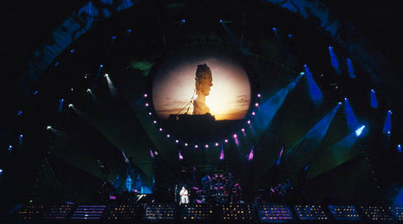 lifestyle-aufm-press-picture-live-003-pink-floyd-bu-ehne-konzert-lichter-575x320-98514-0