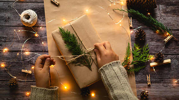 nachhaltige-geschenke-und-verpackungen-geschenkpapier-inspiration-575x320-33553