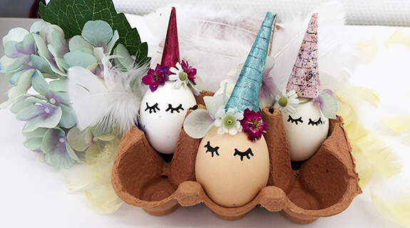 ostern-eier-faerben-einhorn-schritt6-575-320-22579