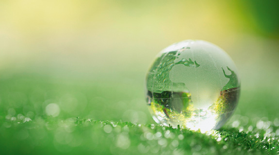 earth-day-glaskugel-575x320-93487-0
