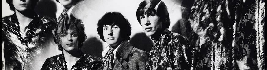 lifestyle-header-press-shoot2-schwarz-wei-pink-floyd-spiegelungen-873x230-98485-0