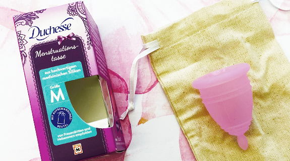 menstruationstasse-duchesse-575x320-M-32816-1