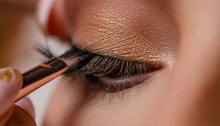 lifestyle-schoene-wimpern-2025-708x405