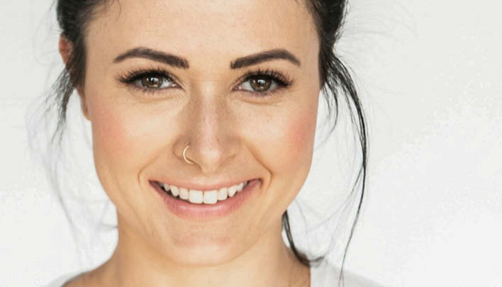 Lifestyle_708 x 405 px_Frau_Portrait_Lachen_2_25.jpg