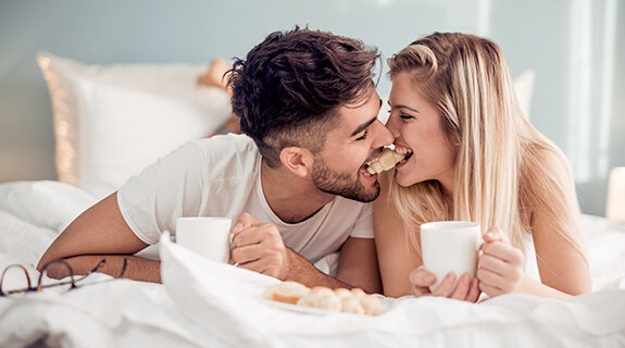 valentinstag-tag-der-liebe-paerchen-inspiration-575x320-35348