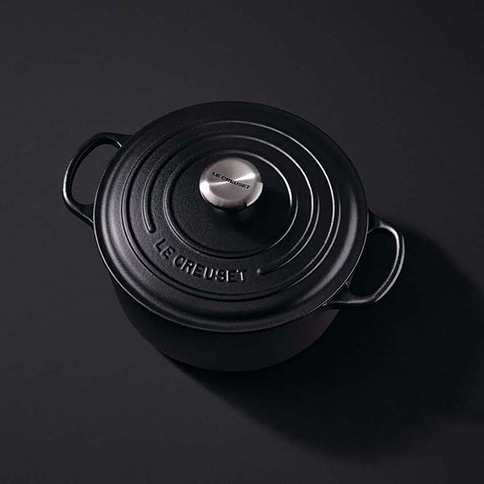 Le Creuset Kachel nach Farbe shoppen schwarz