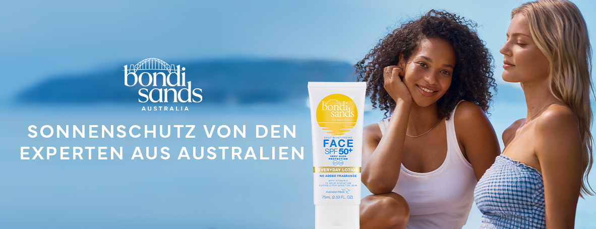 Bondi Sands Sonnenschutz Face SPF 50+ vor Strandkulisse, zwei Personen in Sommerkleidung, Claim „Sonnenschutz von den Experten aus Australien“.