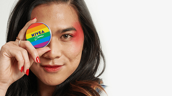 drogerie-nivea-ist-fuer-alle-da-frau-376x255px-55373-1