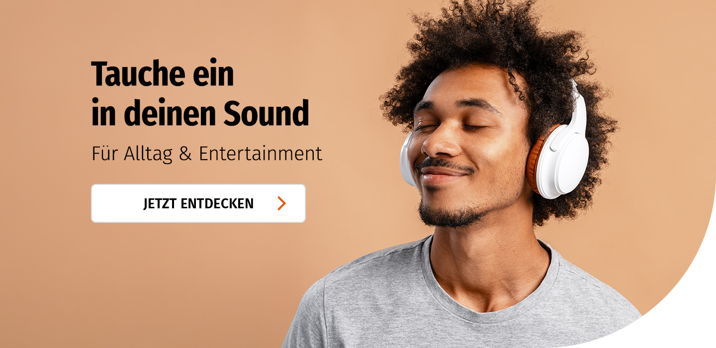 Banner mit jungem Mann mit Kopfhörern