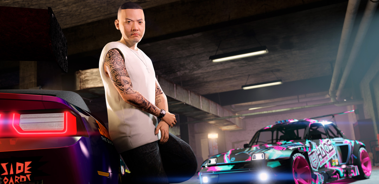 Banner mit Szene aus GTA 5 Person lehnt sich an Auto