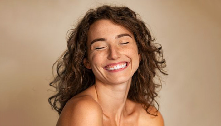 Strahlende-Scho╠ênheit-708x405