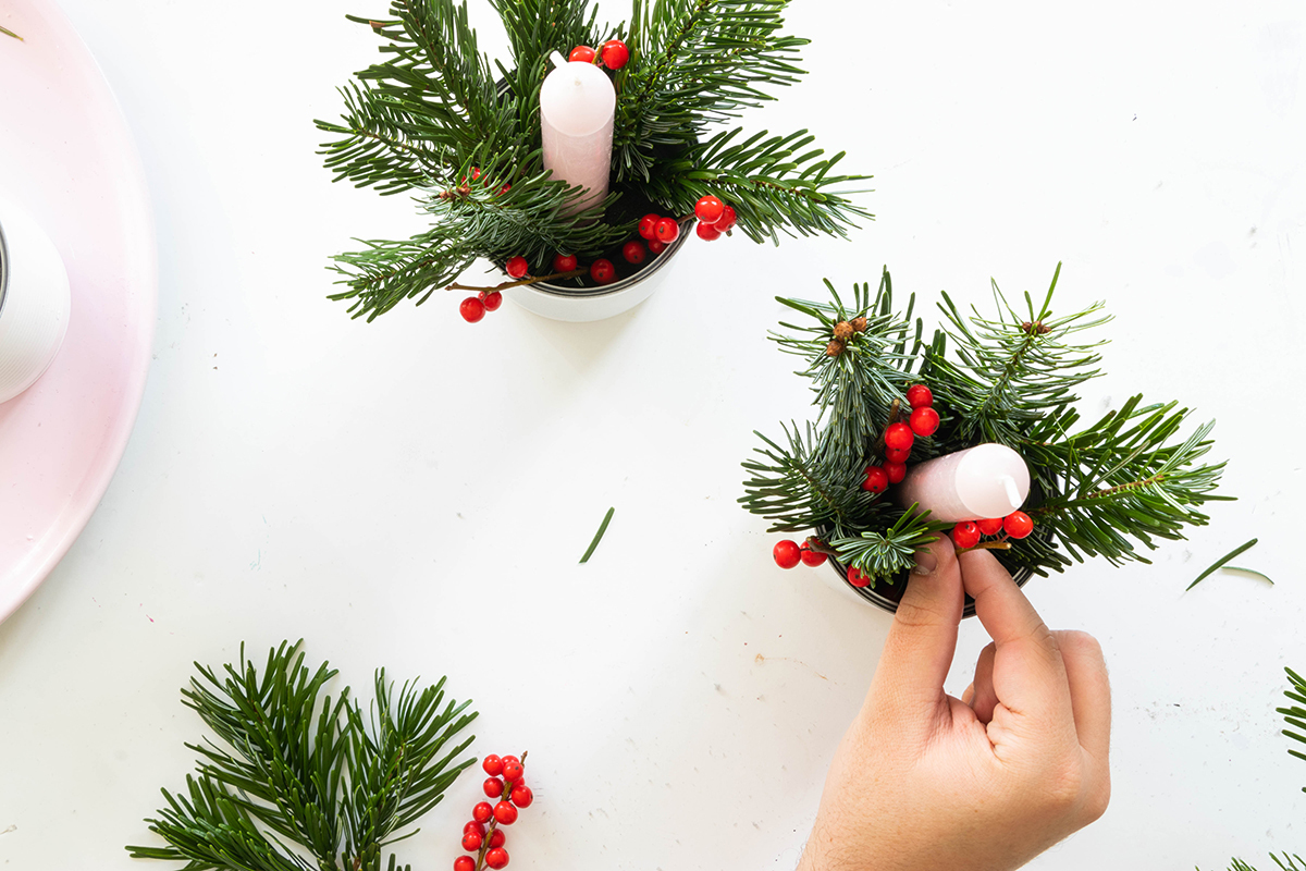 Bild bei dem die Kerze in der Dose steckt mit Beschmückung