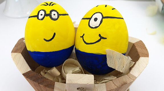 ostern-eier-faerben-minions-schritt2-575x320-22568