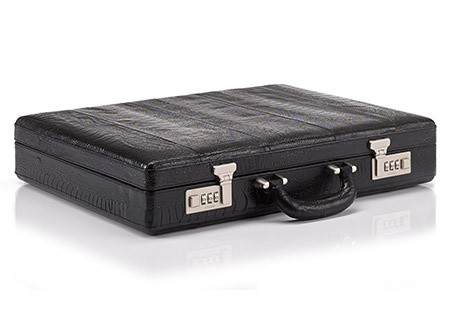 aktenkoffer-schwarz-glaenzend-silber-450x320-32729