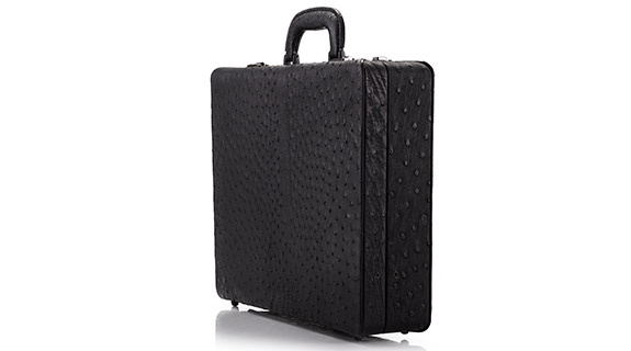 aktenkoffer-schwarz-matt-silbergrau-seitlich-575x320-32720