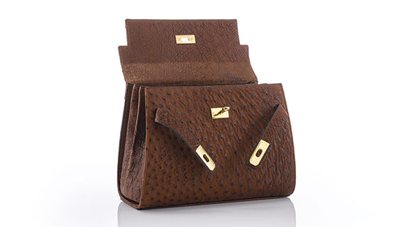 tasche-braun-offen-klappe-575x320-17771