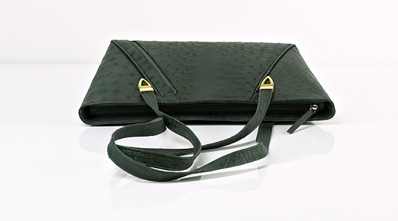 handtasche-damen-gruen-liegend-575x320-5989