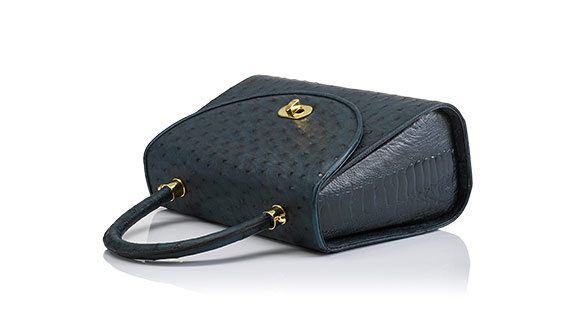 tasche-blau-liegend-575x320-8885